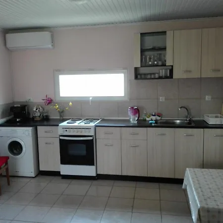 House Deni
