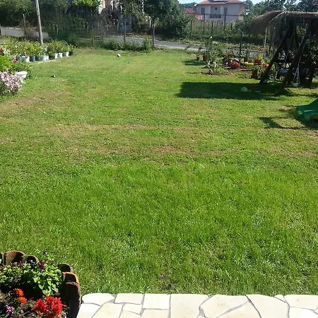 House Deni Holiday home Tsarevo