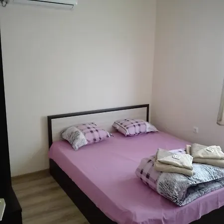 House Deni Holiday home Tsarevo